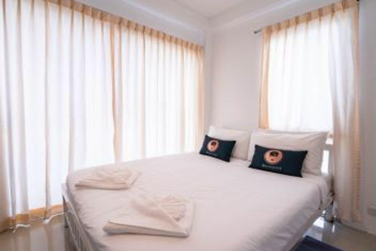 Roomquest Bangkok Sukhumvit 50 Exteriör bild